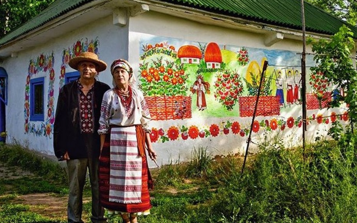 Petrykivka painting on a traditional Ukrainian house