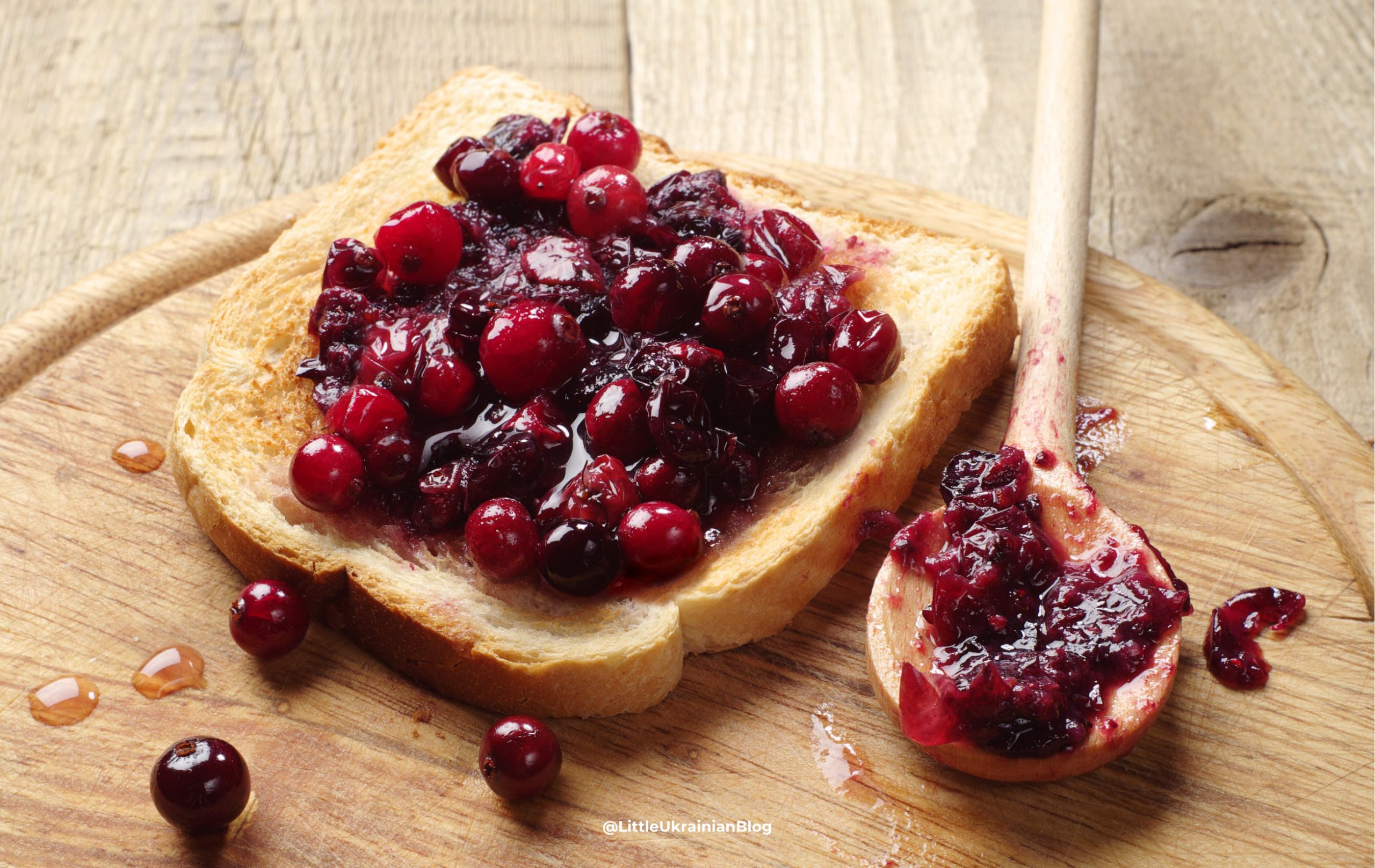 Cranberry Jam («Журавлинове варення») English: Homemade Ukrainian cranberry jam «журавлинове варення» in a jar, perfect for autumn breakfasts. Ukrainian: Домашнє українське журавлинове варення в банці, ідеальне для осіннього сніданку.