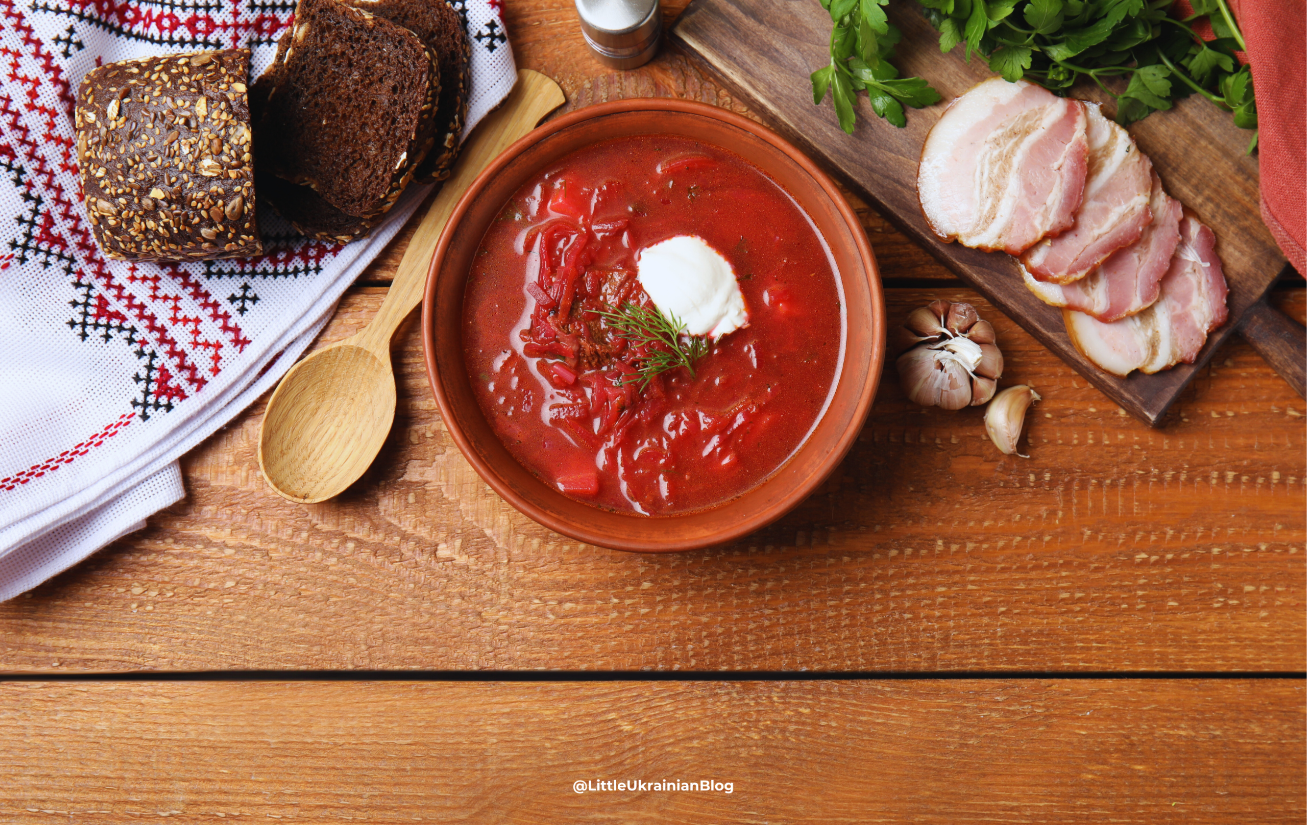 Borshch (Red Beet Soup). Beetroot soup. Traditional Ukrainian borshch in a bowl with sour cream and dill, perfect for autumn warmth. Традиційний український борщ у мисці зі сметаною та кропом, ідеальний для осіннього тепла. Ukrainian autumnal foods.